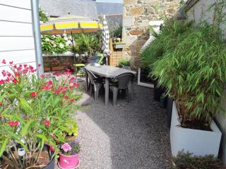 Maison de pêcheur rénovée avec cour et wifi, à 100m du port de Perros-Guirec - FR-1-368-264 - 2