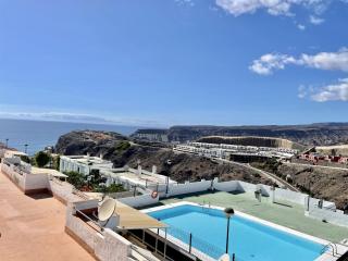 HomeForGuest Amplio apartamento con piscina y terraza en Mogan - 0
