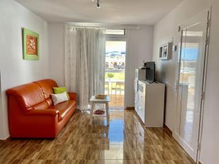 HomeForGuest Amplio apartamento con piscina y terraza en Mogan - 4