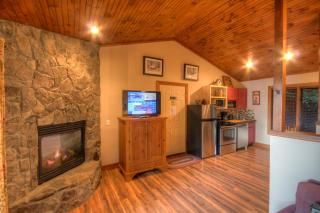 Algonquin Cottage - Boone - 3