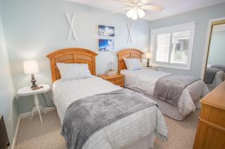 Condo at Pinnacle Inn Resort - Beech Mountain - 4