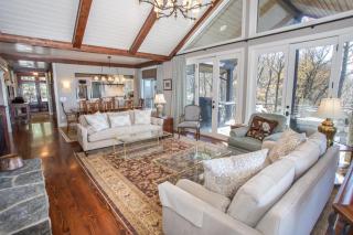 Grandfathered Inn - Boone - 9
