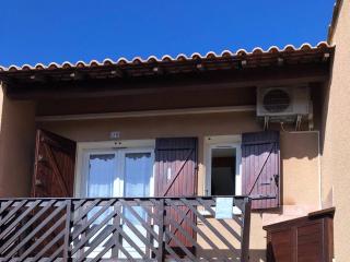 Appartement T4 climatisé, 6 couchages, balcon, proche commerces et plage, parking, situé à Port Leucate - FR-1-81-544 - Leucate - 0