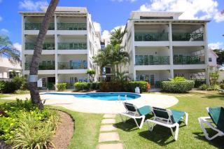 Casual Beachfront Studio with Pool apts by Bluescape - Bridgetown - 3