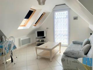 Appartement Mansardé avec Garage au Centre de Perros-Guirec - FR-1-368-340 - 2
