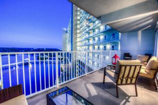 Laketown Wharf 728 By Aneliya - 2