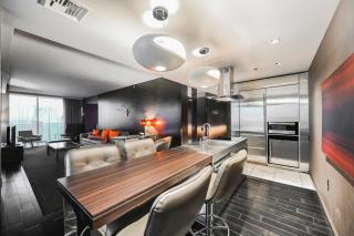 StripViewSuites Two-Bedroom Conjoined Suite at Palms Place - 2