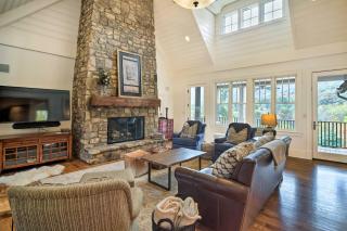Pool and Mountain Views Stunning Mill Spring Home! - Mill Spring - 8