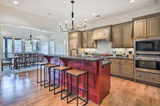 Pool and Mountain Views Stunning Mill Spring Home! - Mill Spring - 4