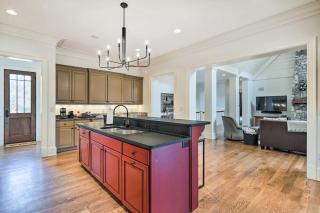 Pool and Mountain Views Stunning Mill Spring Home! - Mill Spring - 2