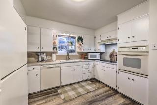 Waterfront Home with Dock Less Than 3 Mi to Oaklawn Racing! - Hot Springs - 3