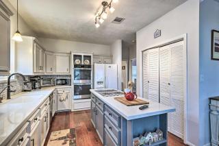 Waterfront Home with Boat Dock on Lake Conroe! - Willis - 2