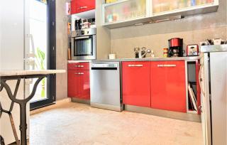 Awesome Home In Le Pontet With Jacuzzi - Le Pontet - 4