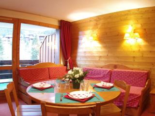 Appartement 3 Pièces pour 6 personnes avec balcon, proche station et jardin des neiges, animaux acceptés - FR-1-291-765 - 0