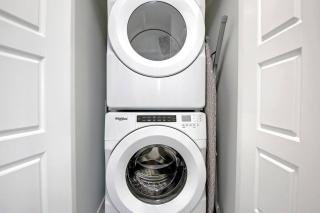 Beautiful 3Bed-with AC-Close to Spruce Meadows & Mountains - 1