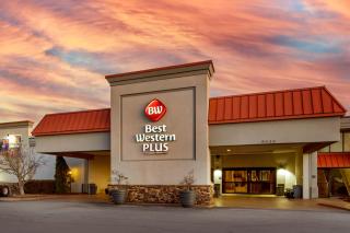 Best Western Plus Madison-Huntsville Hotel - Madison - 0