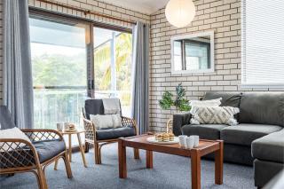 Villa Ellisa 5 10 Columbia Cl stunning unit with stunning views - 7