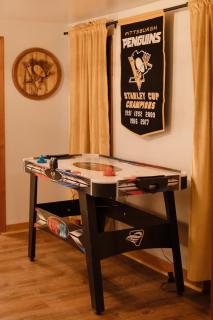 Pittsburgh's South Side 3BD 2 miles to PNC park - 7