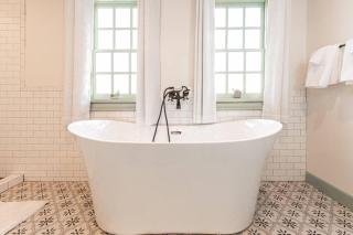 The Mohawk Valley House - 4 suite boutique hotel - Bellmead - 5