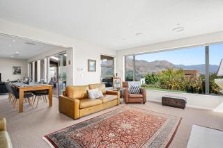 Lake Vista Retreat - Wanaka Holiday Home - 2