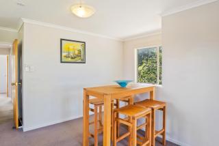Bold Beauty - Paraparaumu Upstairs Holiday Unit - Paraparaumu - 6