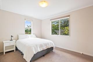 Bold Beauty - Paraparaumu Upstairs Holiday Unit - 3