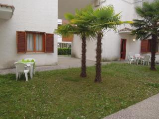 Nice flat for 6 guests with private garden - Bibione - 0