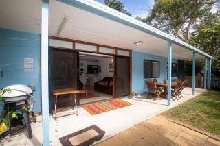 Allamanda Cottage - close to beach - pet friendly - Point Lookout - 4