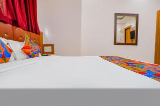 FabExpress Diamond - Nr BKC - Bombay - 4