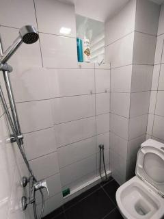 Queensway Homestay One 10Pax 3Rooms - Sibu - 2