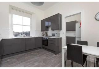 JOIVY Elegant 4-bed flat near Edinburgh Castle - Edimburgo - 9