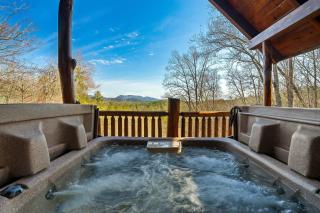 Alpine Splendor Family Game Room Views Hot Tub - 7