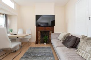 4 Bed house in Dartford 8 beds sleeps 10 - 9