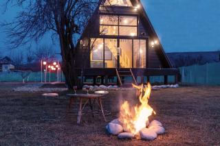 StayVista at The Loft - Pet Friendly Villa with A-Frame Structure, English Interiors, Bonfire - Srinagar - 8