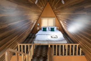 StayVista at The Loft - Pet Friendly Villa with A-Frame Structure, English Interiors, Bonfire - Srinagar - 4