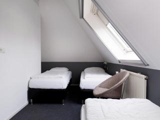 Holiday home with sauna and outdoor spa - Earnewâld - 5