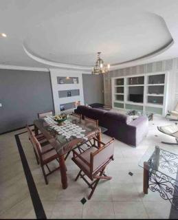 VISTA MAR - APARTAMENTO EM FRENTE A PRAIA NO GONZAGA - EM SANTOS - Santos - 3