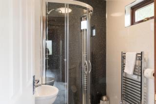 Bluebell Lodge 11 with Hot Tub - 2