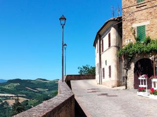Apartment in Fratte Rosa with Apennine Views - 7