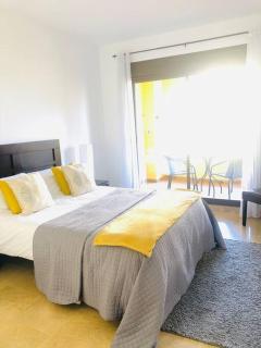 Ground floor 2 bed apartment La Duquesa with 5 pools and large terrace - Manilva - 2