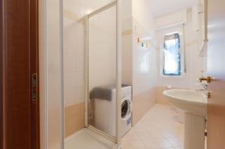 Apartment with Balcony - 50 m far from M1 Pasteur - Milan - 7