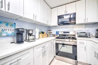 Modern Arlington Condo with Community Perks! - 3