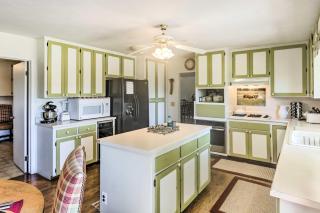 Patio and Yard Dtwn Cottonwood Home! - Cottonwood - 1