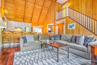 Gorgeous Lake Arrowhead Retreat Game Room and Deck - Lake Arrowhead - 7