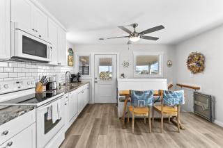 Ike's Place - Holden Beach - 2
