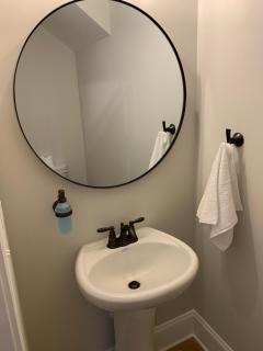 Fully Fenced & Fitted 4BR Near LakePoint Sports - 3