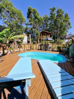 Pousada Rosa Shanti, café da manhã opcional, apenas 4 cabanas, piscina, estacionamento privativo, área de festas com churrasqueira e cervejeira, cantinho da fogueira, localizado junto a natureza - Praia do Rosa - 0