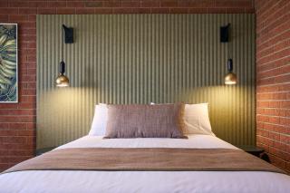 The Waterloo Hotel - Swansea - 6