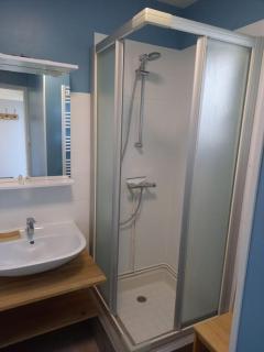 Maisonnette avec jardin - - 4