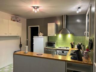Jolie Villa indépendante climatisée 3 chambres tout confort 6 couchages, piscine chauffée 4 X 8 et jacuzzi disponibles de Mai à fin Septembre, boulodrome éclairé, ping-pong, wifi, proche commerces Animaux domestiques sur demande - 5